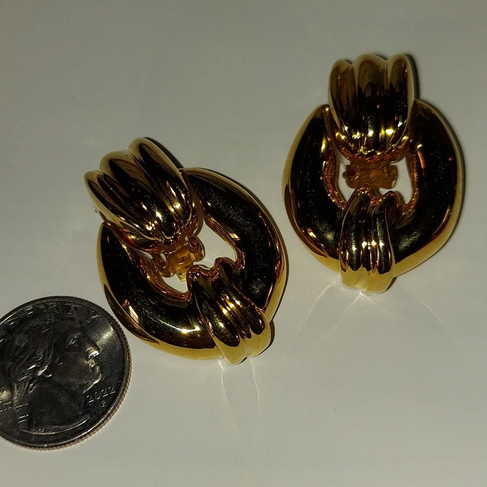 Vintage Essex Gold-plated Chunky Door Knocker Clip-on Earrings